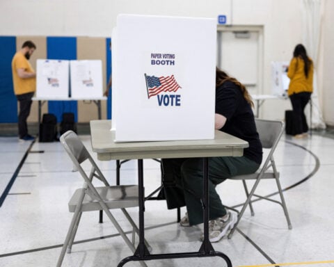 US appeals court reinstates Ohio law requiring voters to prove citizenship