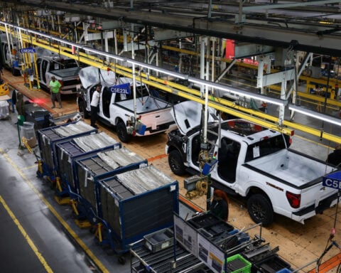 GM, Ford to see US market-share slide, forecaster predicts