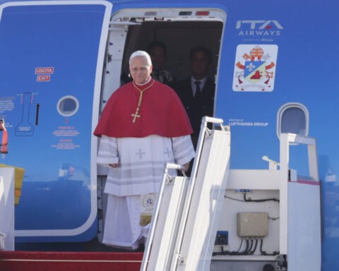 Pope Leo XIV affirms need for media to cover public figures when asked about Trump ban