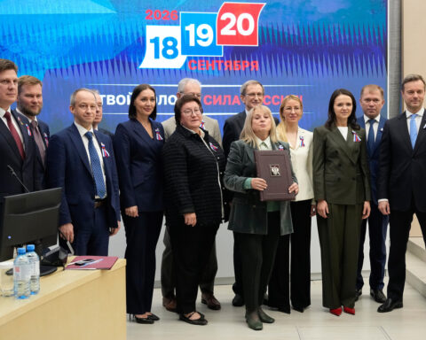 Final results of Russia's tightly managed vote give a record high parliament seats to Kremlin party