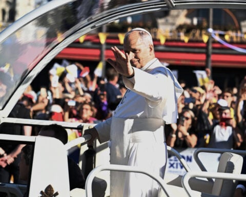 Pope warns a ‘paradise of machines’ could undermine humanity as he opens France trip