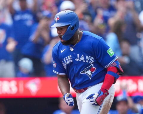 Blue Jays star Vladimir Guerrero Jr. apologizes for comments about his $500 million contract