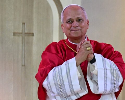 Pope Leo XIV declines to credit himself for White Sox playoff return