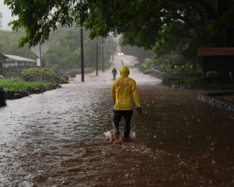 Hurricane Nolo skirts Hawaii but could still unleash powerful winds, flash flooding