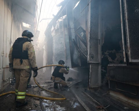 Strikes kill 8 in Ukraine, 1 in Russia after Moscow rejects German calls to de-escalate