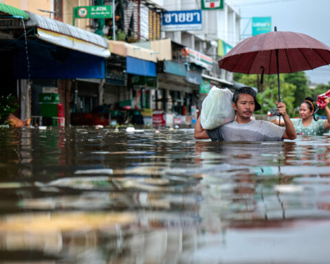 Thailand declares two-day civil service holiday due to floods