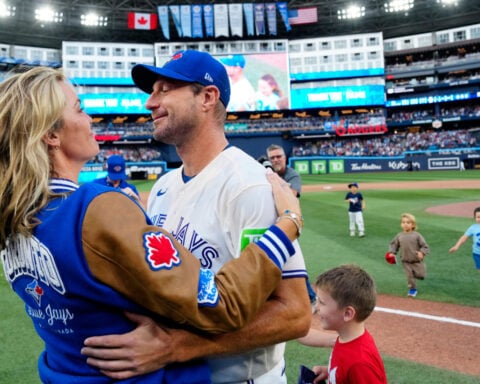 Max Unlimited: Scherzer strikes out 7 on short rest for Blue Jays to beat Reds in season finale