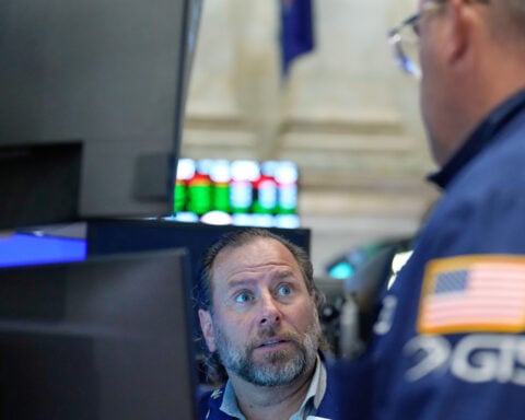 Asian shares trade mixed as oil prices rise