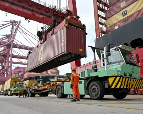 US and China agree to cut tariffs on $60 billion worth of goods, from coal to toys