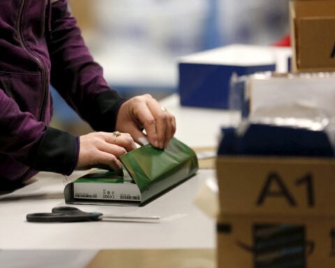 US holiday online sales to grow 6.7% as discounts attract shoppers, Adobe Analytics forecasts
