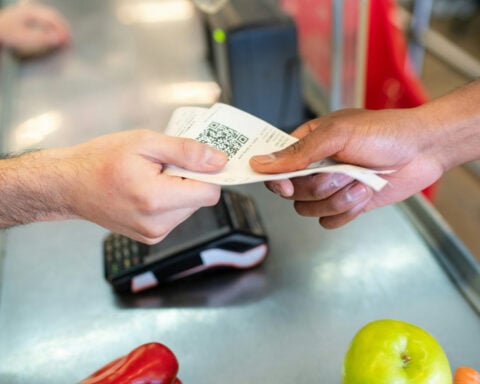 Are there toxic chemicals in your grocery store receipt?