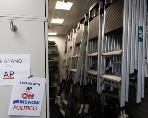 CNN, MS NOW, Politico ask judge to extend block on White House ban 