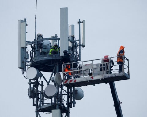 European telcos may get more time to phase out high-risk suppliers under EU proposal