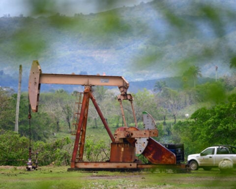 Analysts raise 2026 oil forecasts on prolonged Gulf disruption