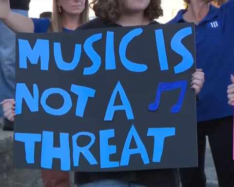 Students protest cancellation of spring musical