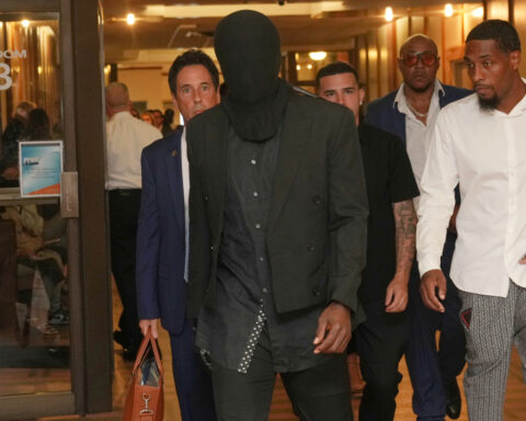 Ex-NFL star Antonio Brown appears in Miami court but judge delays hearing on expected plea deal