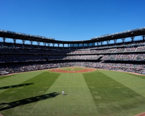 MLB attendance rises for 4th straight year to 71.75 million, boosted by Rays' return to Trop
