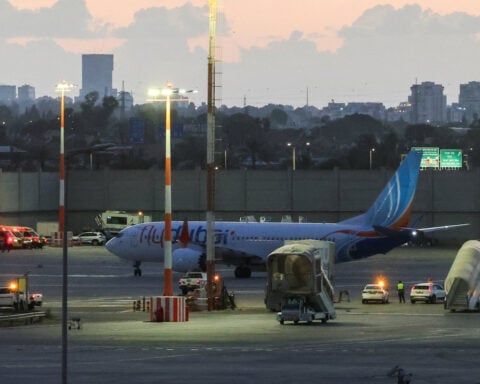 A pilot brawl, then a rapid descent: passengers recount chaos on flydubai flight