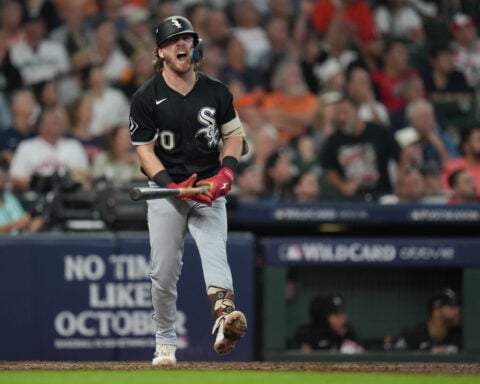 White Sox pounce early, finish sweep of Astros for first playoff series win since 2005