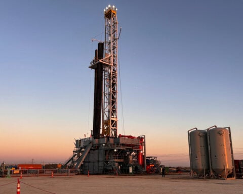 Oil jumps 4% on reports China halts fuel exports, US troops head to Middle East