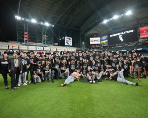 White Sox pounce early, finish sweep of Astros for first playoff series win since 2005