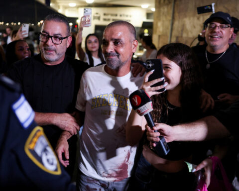 Passengers foil bid to crash Dubai-Tel Aviv flight, Israel says, after co-pilot stabs pilot