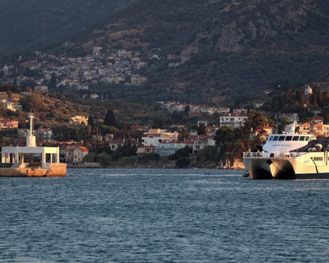 Greece proposes suspending asylum requests in emergencies