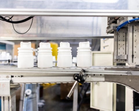 US manufacturing steady in September, input prices increase