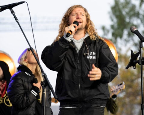 Donor revives fraud claims against Christian worship leader Sean Feucht over a $250,000 donation