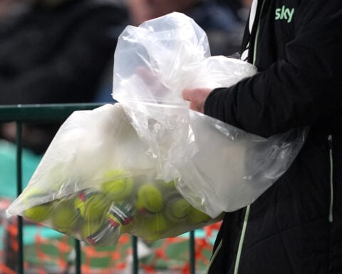 Protesters throw tennis balls and call on Ireland to boycott second match against Israel