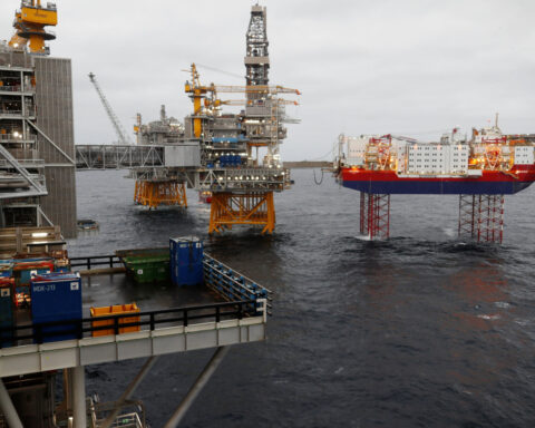 Oil settles lower after Europe agrees to tap diesel reserves