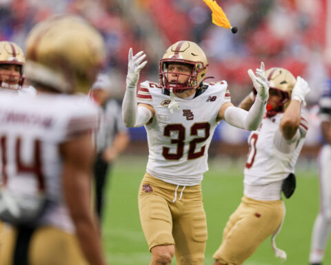 Kevin Jennings accounts for 3 TDs as No. 21 SMU holds off Boston College 25-16