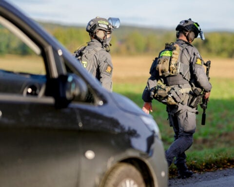 2 people killed in Norway after shooter opens fire on hunting party