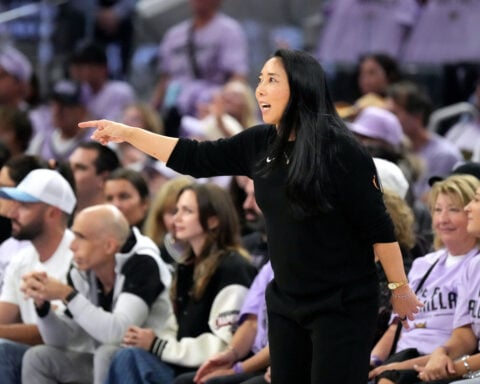Nakase returns to bench to coach Valkyries in WNBA semifinals after going to floor in scary moment