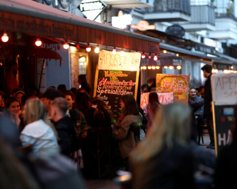 German services sector grows in September on strong demand, PMI shows