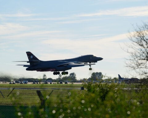 US removes all Air Force bombers from UK base following new threat