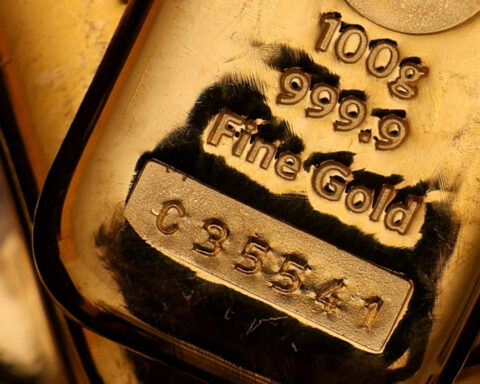 Gold retains key reserve status despite surging bond yields, central bankers say