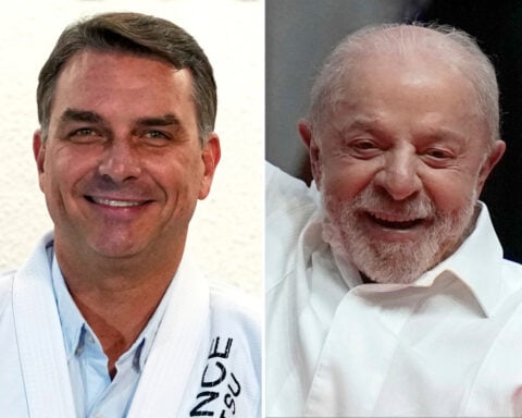 Lula seeks shake-up and Flávio Bolsonaro reaches for more support ahead of Brazil's election runoff