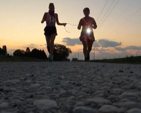 Runner aims to complete 50 marathons before losing her vision