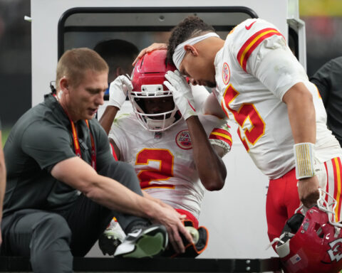 Chiefs' Thornton out 12-16 weeks after dislocating left ankle and tearing ligaments, AP source says