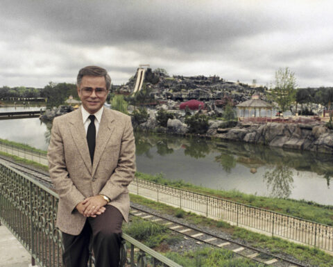 Jim Bakker, who built ‘PTL Club’ televangelism empire, has died at 86