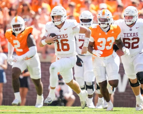 Longhorns and Sooners bring dominant defense and sputtering offense to Cotton Bowl rivalry