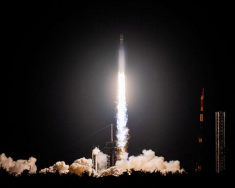 US FAA looks to streamline rules for commercial space launches