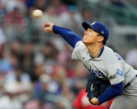 Yamamoto is dominant again as Dodgers ride homers from Hernández and Freeman to 3-1 win over Braves