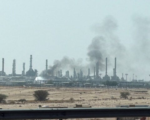 Oil stable as higher Middle East exports offset supply threats