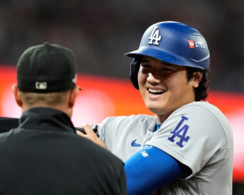 Roberts moves struggling Ohtani to No. 5 spot in Dodgers' lineup in NLDS Game 3 against Braves