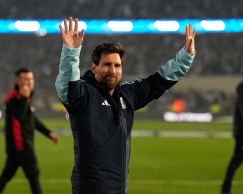 Messi caps Argentina farewell with a penalty and 2 assists in a 3-0 win over Benin