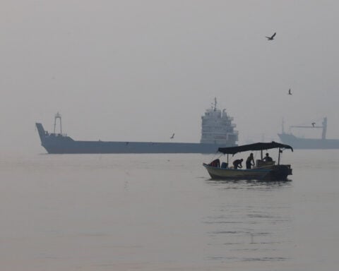 Attacks on tankers in Hormuz hit highest of any week since start of Iran war, sources say