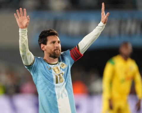 Messi caps Argentina farewell with a penalty and 2 assists in a 3-0 win over Benin