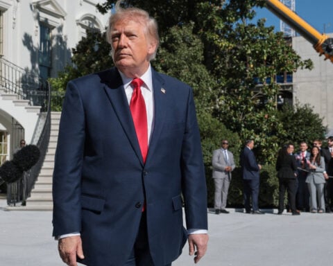 Trump floats turning his Florida golf course into presidential retreat